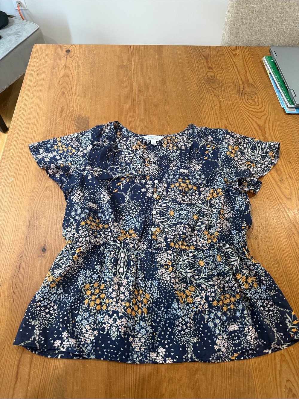 Market & Spruce Navy Floral Short Sleeve Blouse